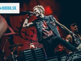 Deryck Whibley zo Sum 41 vydá memoáre. Rozpovie nevypovedaný príbeh skupiny