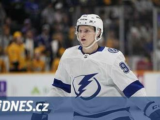 Krok směrem k NHL. Útočník Szturc podepsal nováčkovskou smlouvu s Tampou