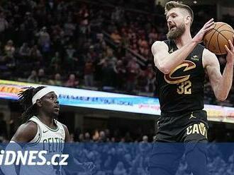 Boston po sérii jedenácti výher v NBA prohrál o bod v Clevelandu