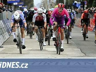 Milan ovládl čtvrtou etapu na Tirreno-Adriatico, dostal se do čela pořadí