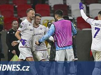 Střídající Barák vystřelil v nastavení výhru Fiorentiny v Konferenční lize