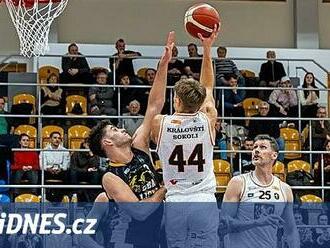 Velký test hradeckých basketbalistů: uhájit první místo je první cíl v sezoně