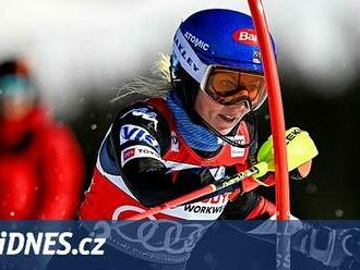 Shiffrinová vede slalom v Aare, Dubovská prošla do druhého kola