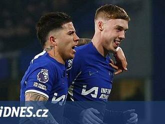 Chelsea v dohrávce zdolala Newcastle, gólem a asistencí pomohl Palmer