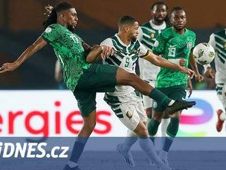 Falšování dokumentů ve velkém? Kamerun suspendoval 62 fotbalistů včetně reprezentanta