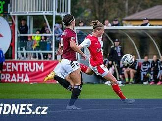 Šest gólů v derby. Slávistky remizovaly se Spartou, hattrickem zazářila Khýrová