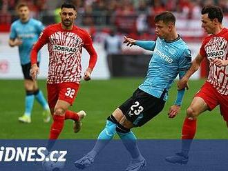 ONLINE: Rozjetý Leverkusen hraje ve Freiburgu, druhý gól hostů dává Hložek