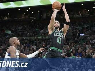 Boston v duelu nejlepších týmů Východní konference NBA zdolal Milwaukee