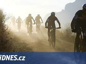 Pokles o jedno místo, bikeři Stošek a Vakoč jsou po páté etapě Cape Epic devátí