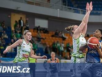 Basketbalistky Chomutova a Slavie vyrovnaly čtvrtfinálové série