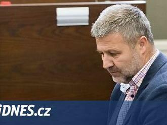 Obhájce Káníka, obžalovaného spolu s Berbrem, navrhl pro klienta jen pokutu