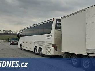 Moldavský autobus byl napěchovaný alkoholem, celníky upoutal chladicí přívěs