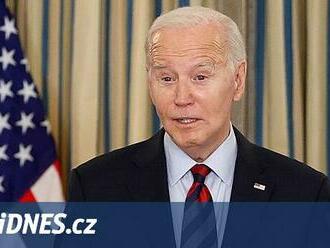 Úřady přerušit práci nemusí. Biden podepsal výdajový balík na fungování vlády