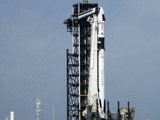 Štart rakety SpaceX s posádkou na ISS opäť zmarilo nepriaznivé počasie