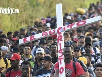 Prieskum odhalil, ako pozeráme na migrantov: Sú nebezpeční! Odborníci to vidia inak