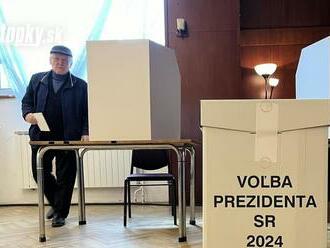 Volebné moratórium znova predĺžili, potrvá do 22.30 hod