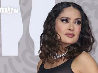 Salma Hayek má na krku 60-tku: Šialené, ako tá ženská vyzerá v bikinách!