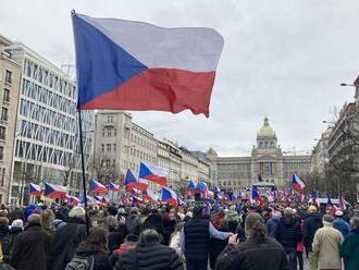 Na Václavskom námestí v Prahe sa zišli tisíce demonštrantov: Čo vyhnalo ľudí do ulíc?