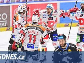 Pardubice - Litvínov 3:0. Favorit ukázal pevnou obranu, výhru zpečetil v závěru