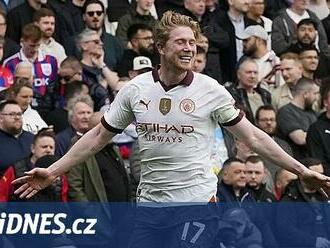 ONLINE: De Bruyne zařídil vítězství City. V akci české duo i Aston Villa, poté Arsenal