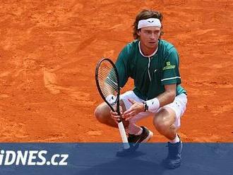 Rubljov rychle přišel o šanci na obhajobu v Monte Carlu, nestačil na Popyrina