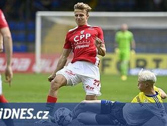 Zlín - Pardubice 1:1, záchranářský souboj bez vítěze, za hosty srovnal Hlavatý