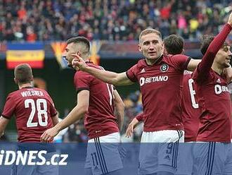 Sparta doma dostala tři góly, i tak slaví vítězství. V boji o záchranu samé remízy