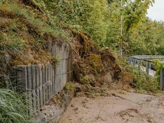 Na nitrianskom sídlisku Klokočina došlo k zosuvu svahu