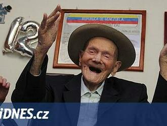 Každý den si dal skleničku. Zemřel nejstarší člověk na světě