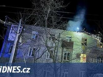 Ruské drony útočily v Charkově, zemřeli čtyři lidé včetně záchranářů, uvádí úřady