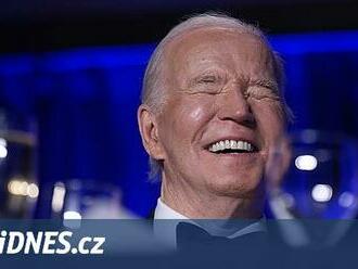 Jsem dospělý muž, který kandiduje proti dítěti, utahoval si Biden z Trumpa