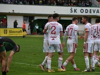 Kúzlo treťoligistu vyprchalo. Futbalový sviatok v Lipanoch premenili Ružomberčania na debakel