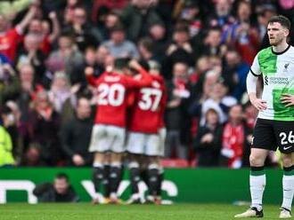 Šláger na Old Trafford ponúkol skvelý futbal aj gól z polovice ihriska. Liverpool prišiel o prvé miesto