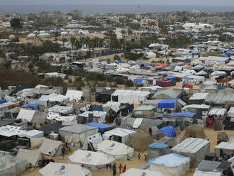 Palestínčania hlásia mŕtvych po izraelských úderoch v Rafahu a na severe Gazy