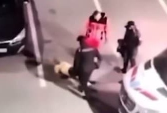 Policajná brutalita v Šamoríne? Na internete sa šíri znepokojivé video: Kopali a dusili ma na zemi!