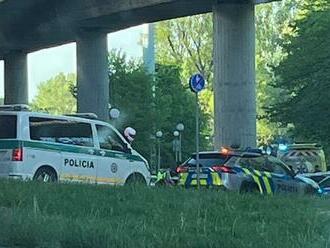 Policajti prosia o pomoc! Zverejnili FOTO muža, ktorý zomrel pri páde z mosta Lanfranconi