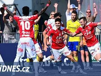 Pardubice - Zlín 2:0, cennou výhru vystřelili po přestávce Icha s Krobotem