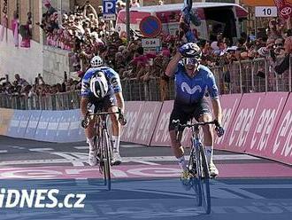 Ani Alaphilippe, ani Plapp. Na šotolině slavil Sánchez. Pogačar šetřil síly