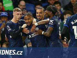 Chelsea je po výhře v Brightonu na pohárové příčce, United zdolali Newcastle