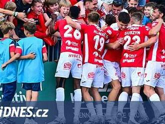 Pardubice - Karviná 4:0, hattrickem se blýskl Krobot, domácí se vyhnou baráži