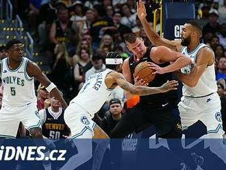 Vedení o dvacet nestačilo. Denver titul v NBA neobhájí, podlehl Minnesotě