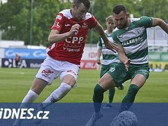 Bohemians - Pardubice 0:1, jediný gól dal z dorážky Daněk, domácí dohráli bez Puškáče