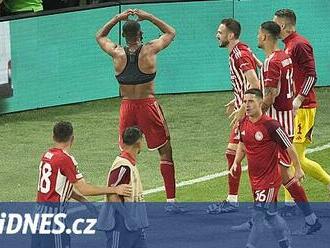 Olympiakos - Fiorentina 1:0, řecký klub má první evropský pohár. Barák smutní