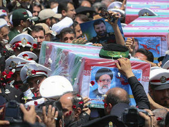 Iránskeho prezidenta Raísího, ktorý zomrel pri havárii vrtuľníka, pochovali v jeho rodnom meste