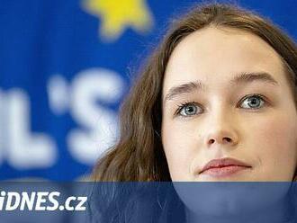 Lhala o násilí a potratu, nyní aktivistka vede rakouské Zelené do eurovoleb