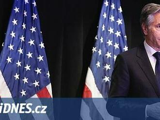 Do Prahy přiletěl šéf diplomacie USA Blinken. Zúčastní se zasedání ministrů NATO