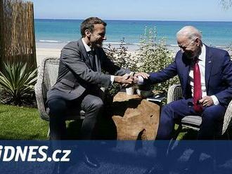 Biden přiletí na výročí vylodění v Normandii. Setká se tam i se Zelenským