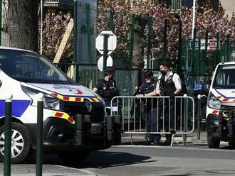 Štyria ľudia utrpeli zranenie po útoku nožom v metre vo francúzskom Lyone