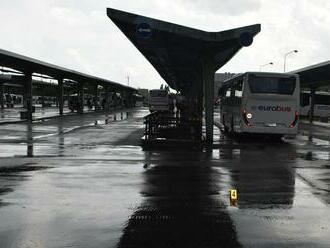 Autobus na košickej stanici zrazil chodkyňu, zakliesnenú ju vliekol 200 metrov