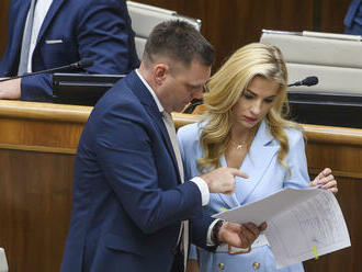 Návrh zákona o Slovenskej televízii a rozhlase prešiel do druhého čítania